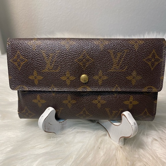 Louis Vuitton Handbags - Louis Vuitton Mono Trifold Wallet